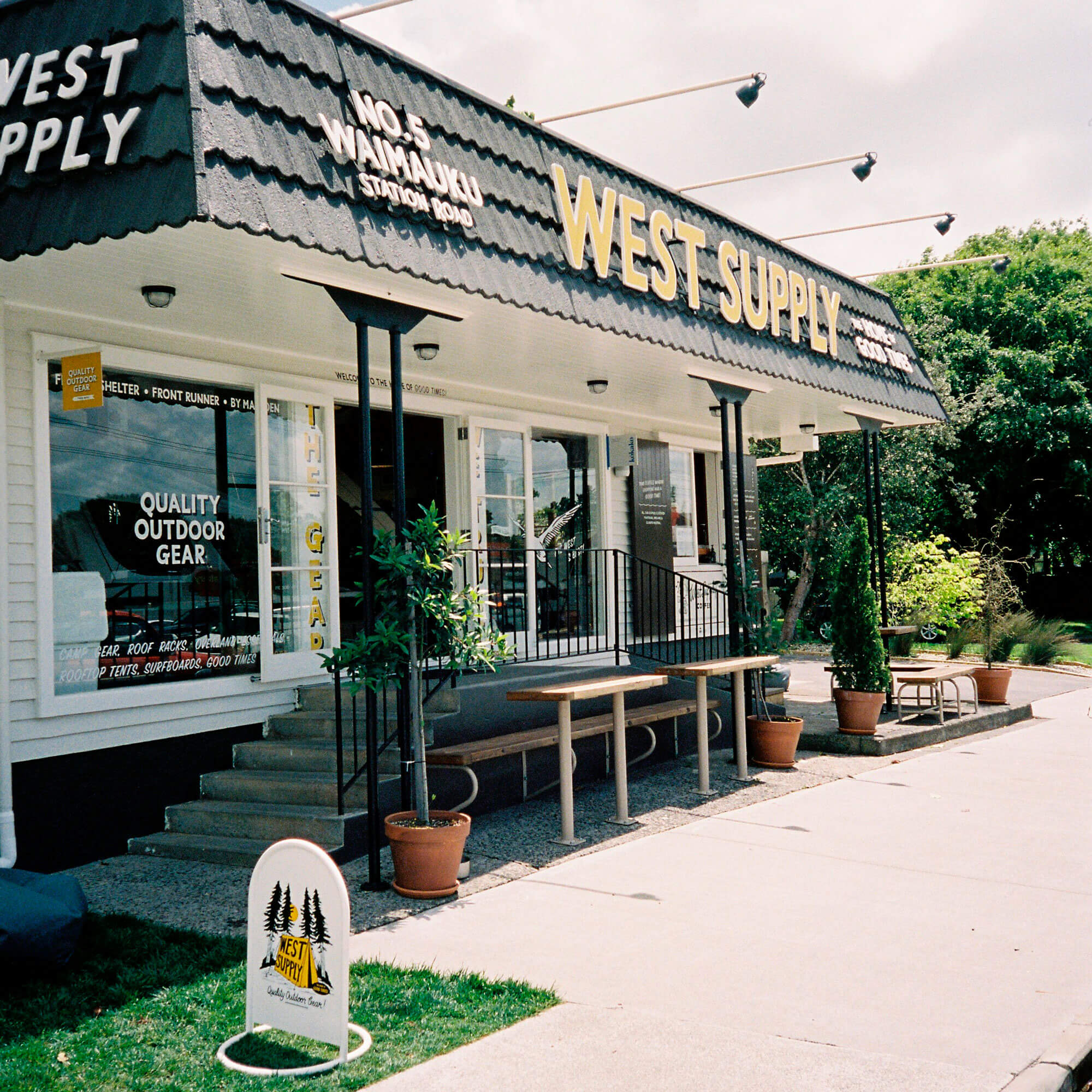 A Tour of the West Supply Store - George and Willy